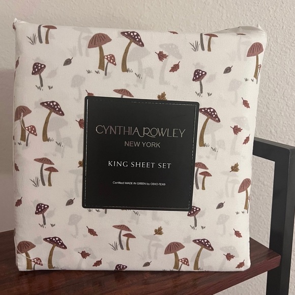 Other - CYNTHIA ROWLEY NEW YORK KING SHEET SET-fall mushroom pattern